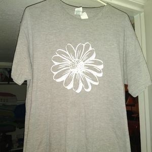 Grey sunflower t-shirt